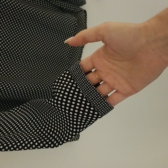 Polka dot blouse. Smart Set size Medium. - Picture 3 of 5